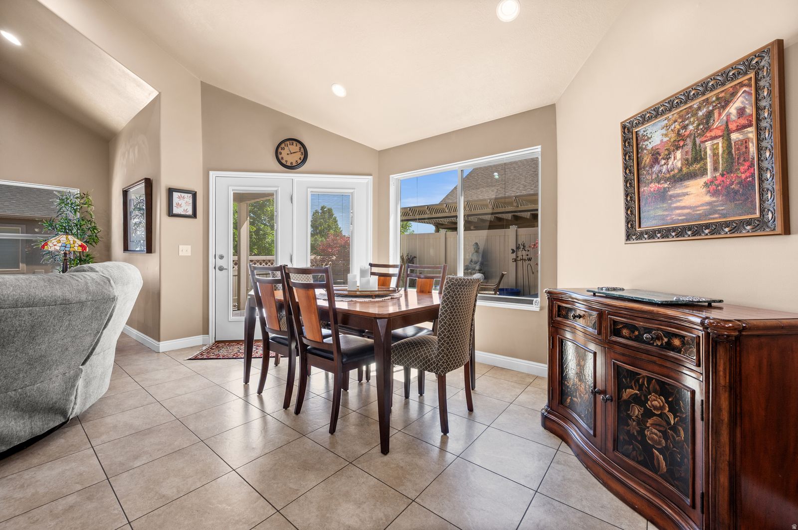 Dining table and 6 chairs