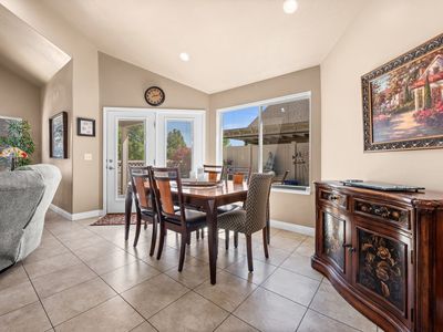 Dining table and 6 chairs