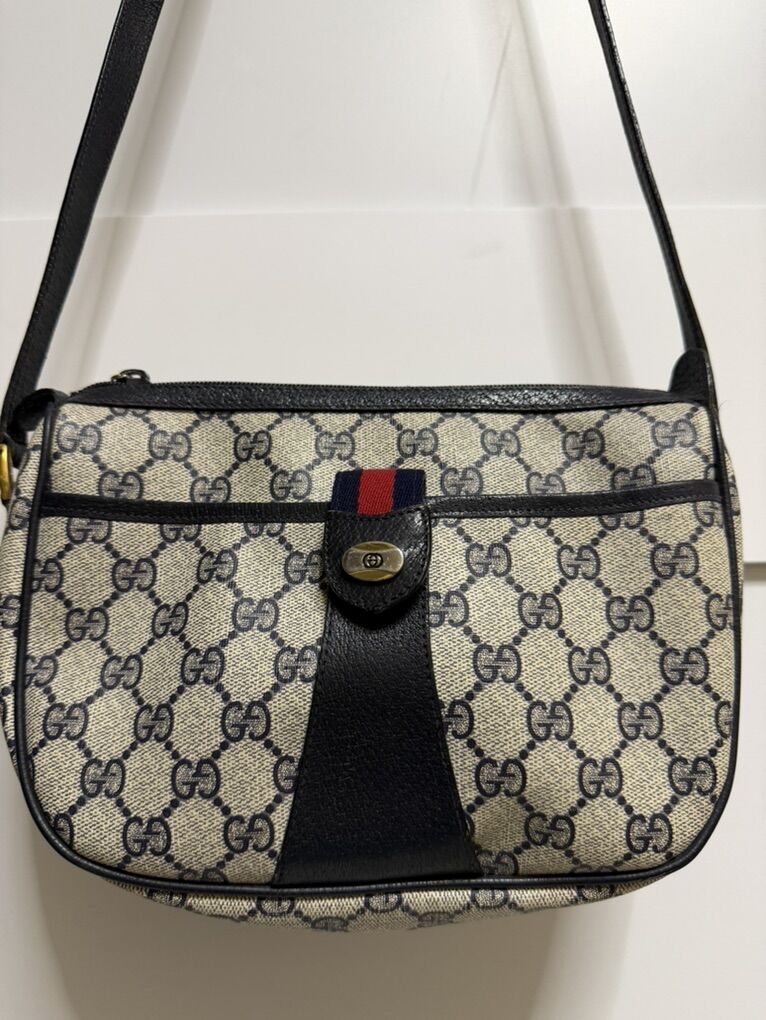 Authentic Vintage GUCCI Crossbody Bag