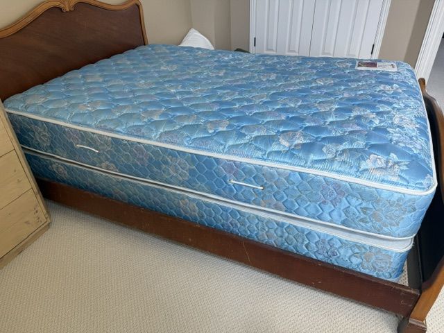 FREE Sealy Double Mattress and Box Spring. You'll need to pick them up in Sandy UT.