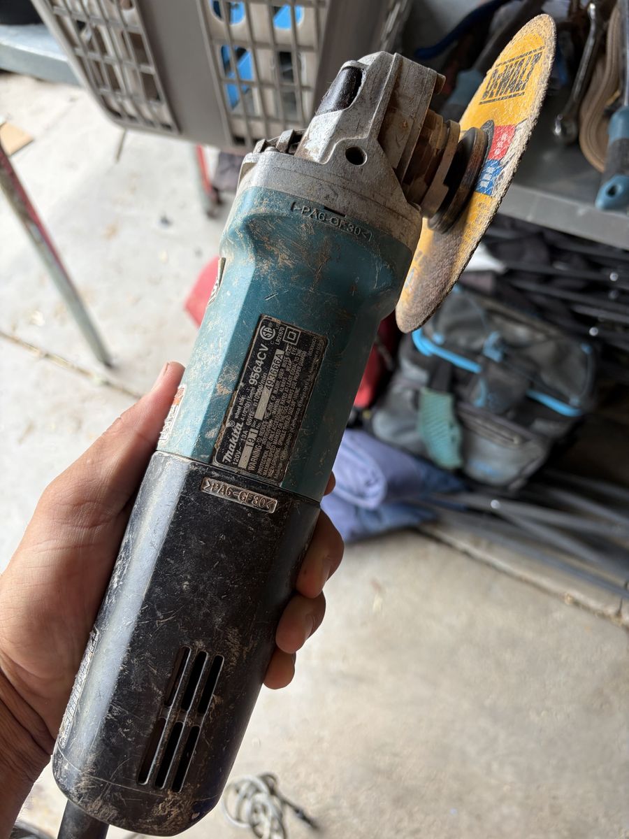 Makita grinder