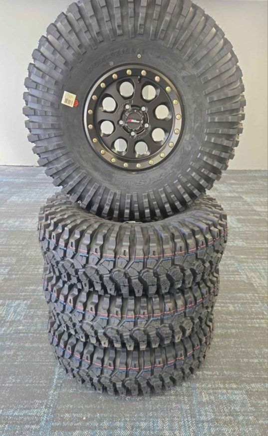 35in Roxxzillas & System 3 beadlocks (5lug)