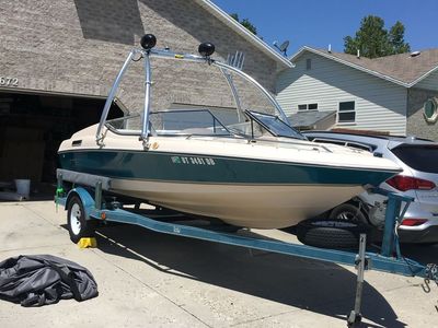 Sunbird 195 Bowrider Ski/Wakeboard Boat with Tower & Trailer