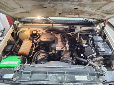 1998 GMC K2500 4x4 — PARTING OUT