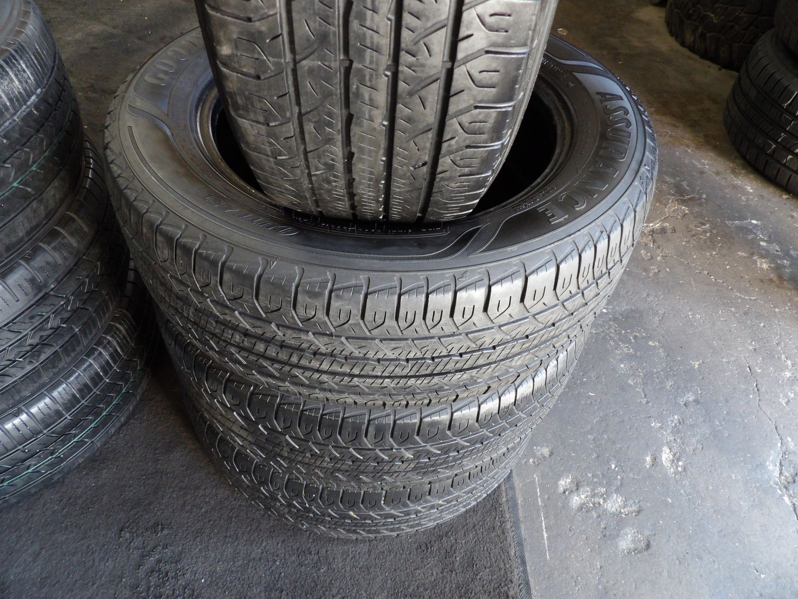 205/60R16 GOODYEAR ASSURANCE OUTLAST SET OF USED TIRES 