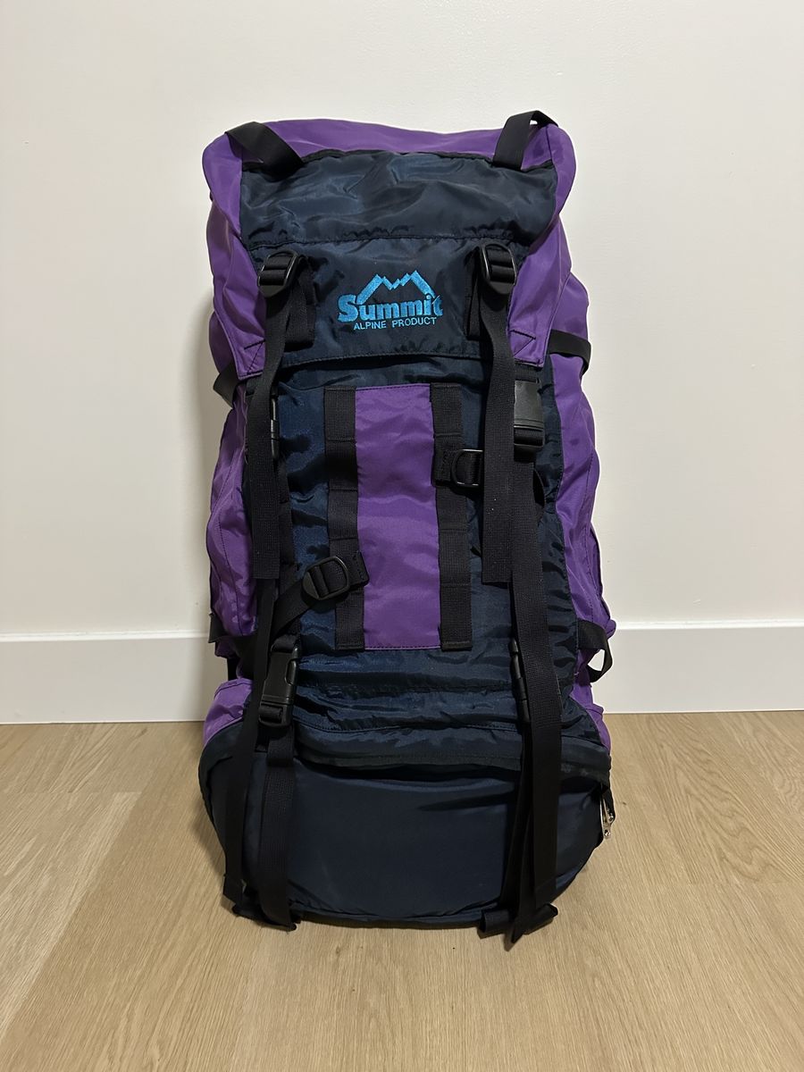 Multi-Day Hiking Backpack / Rain cover