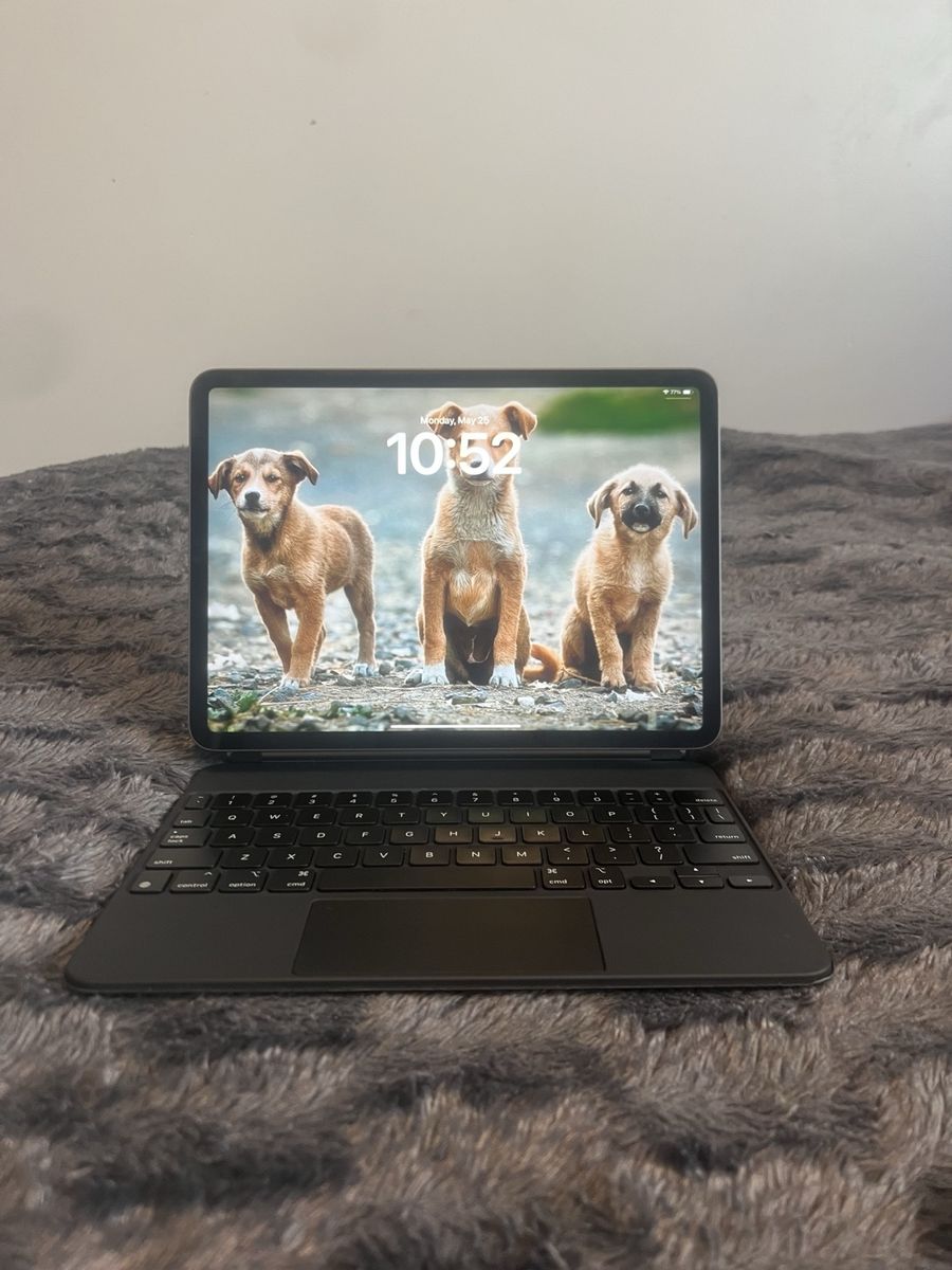IPad Pro 11" (3rd Gen) 256GB + Apple Pencil + Apple Magic Keyboard