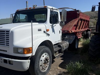 2000 international with belly dump