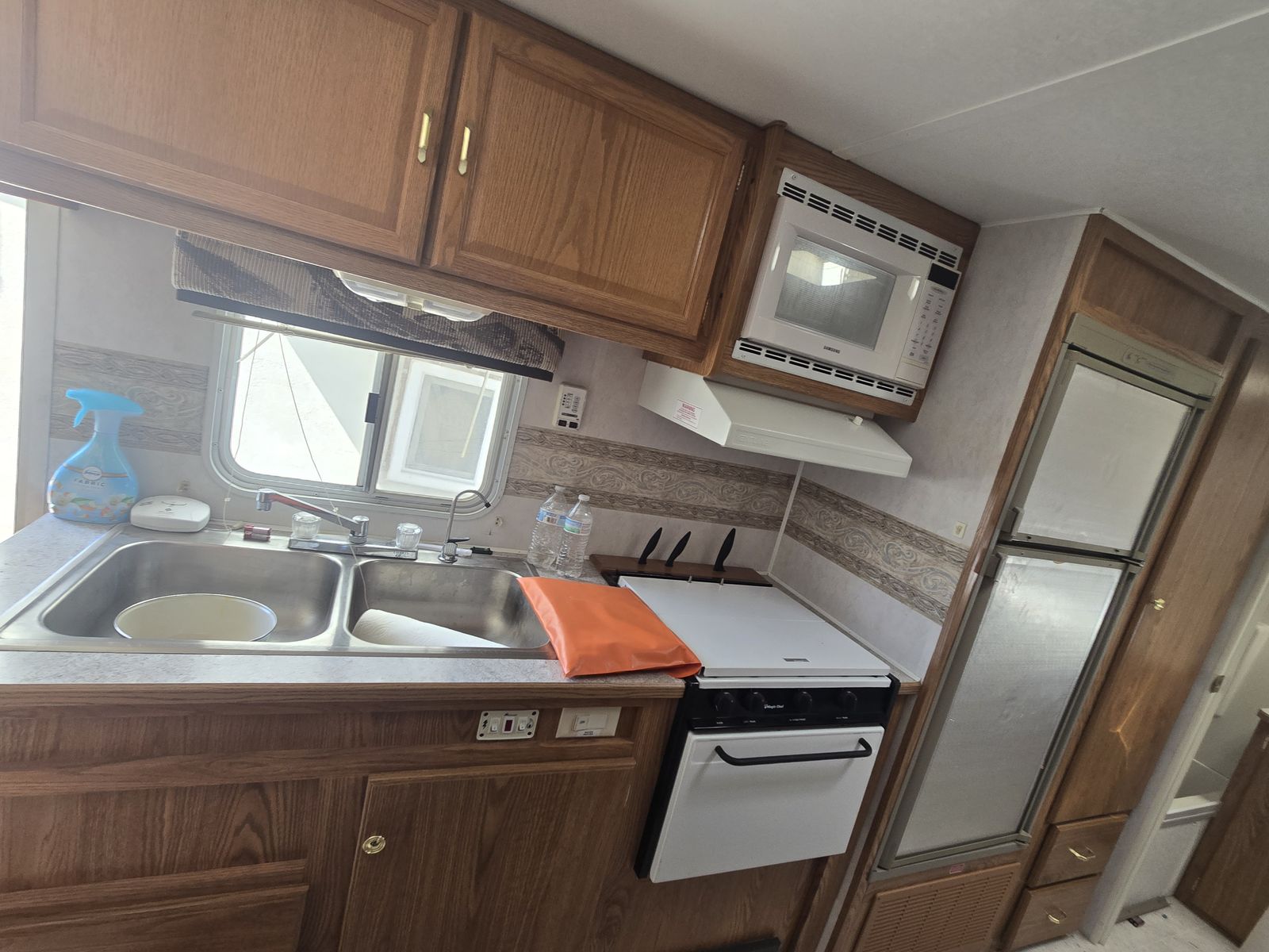 28 ft camper 2002