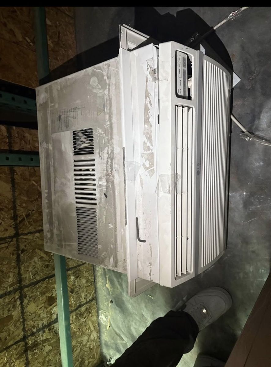 LG in window air conditioner