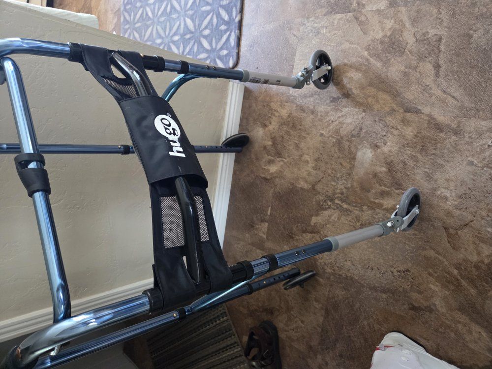 walker with front swivel wheels