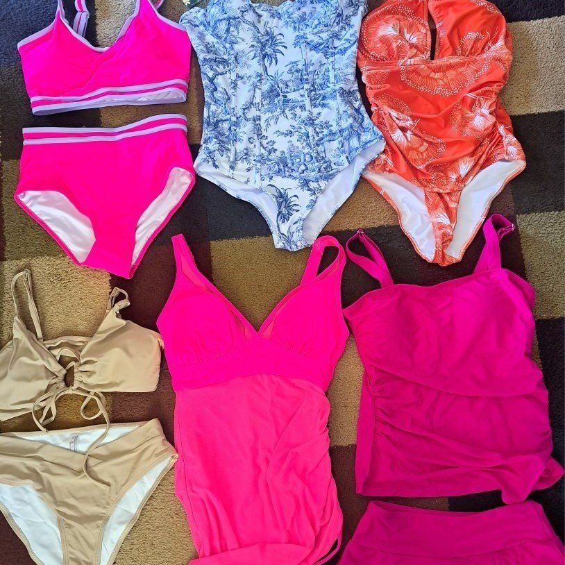 6 cute swimsuits