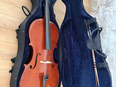 3/4 Cello with Hard Case