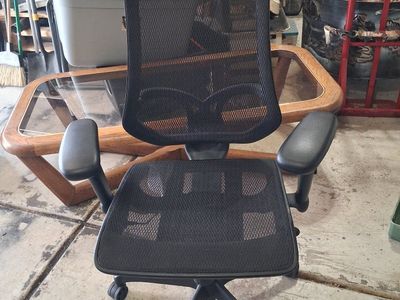 Black Mesh Adjustable Office Chair with Casters - New Condition