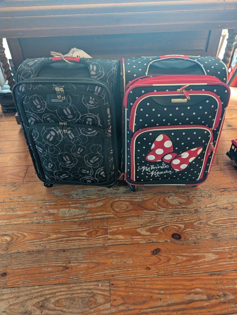 American Tourister Disney Mickey & Minnie Mouse Rolling Luggage Set