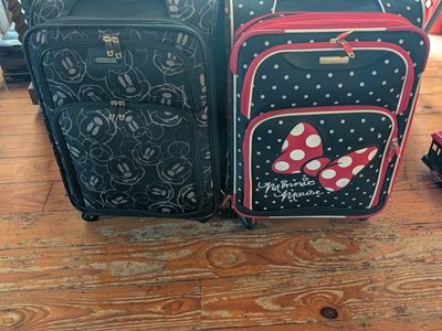 American Tourister Disney Mickey & Minnie Mouse Rolling Luggage Set