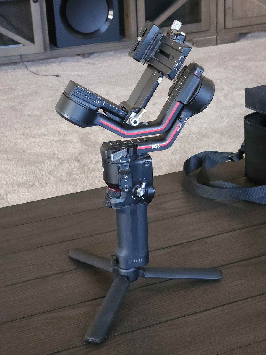 DJI RS 3, 3-Axis Gimbal for DSLR