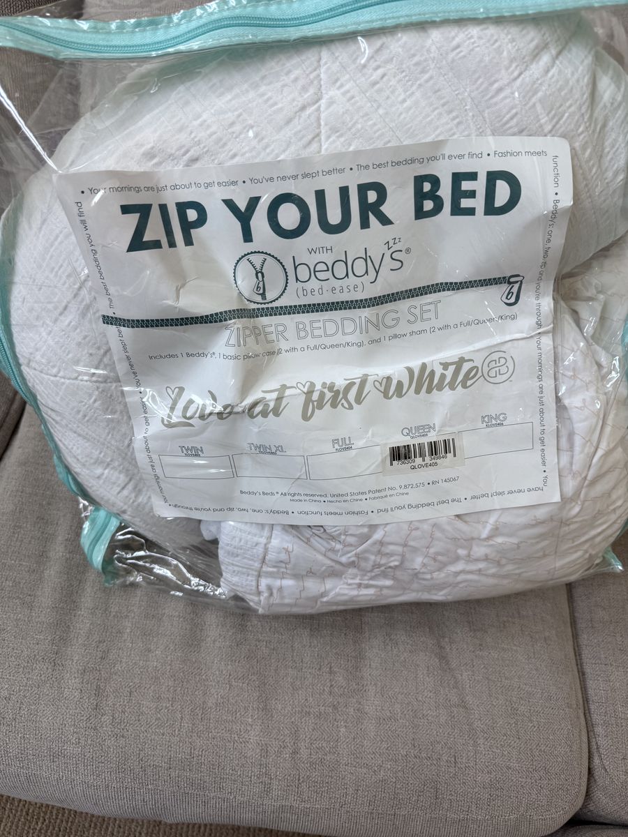 Beddys Queen size White Comforter 