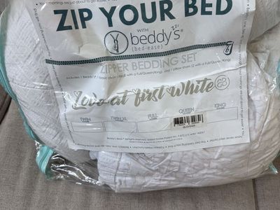 Beddys Queen size White Comforter