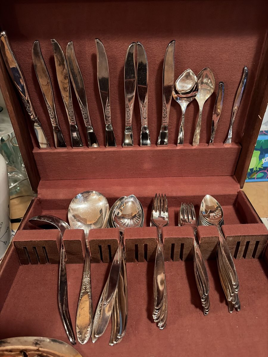 Vintage Oneida tableware set