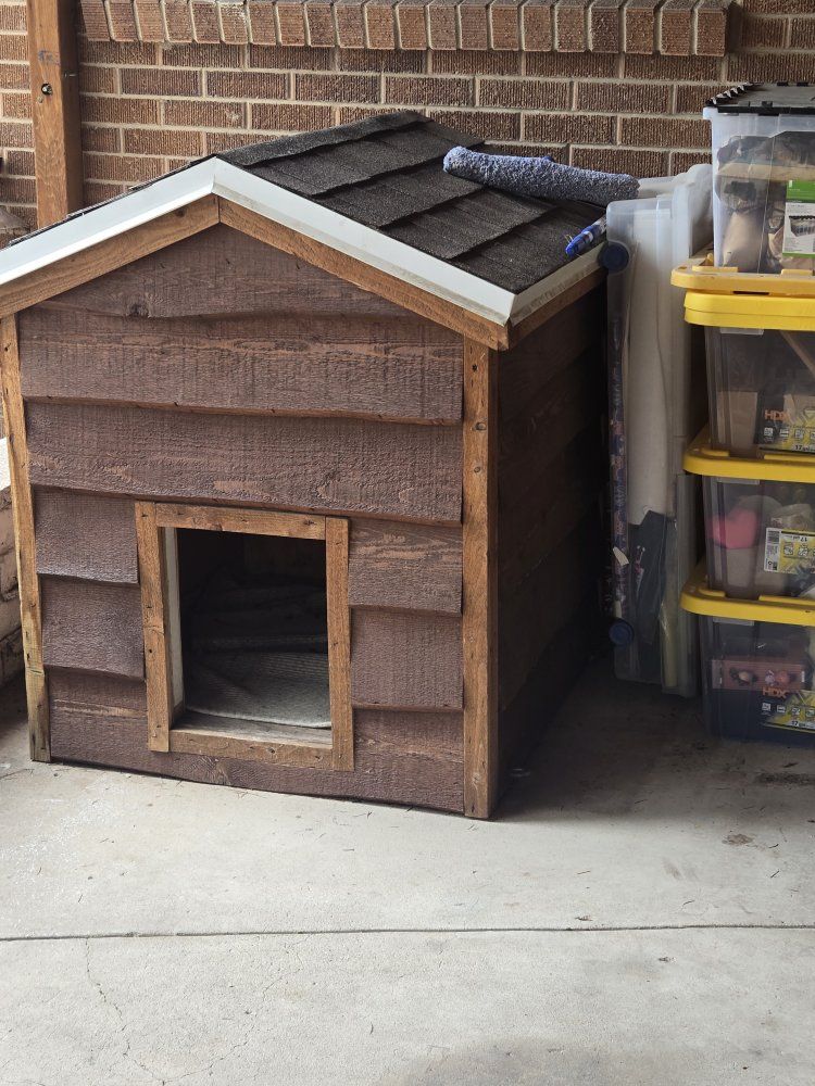 Cedar dog house.