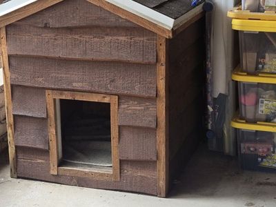 Cedar dog house.