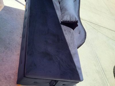 Velvet Chaise Lounge w/Storage
Black *