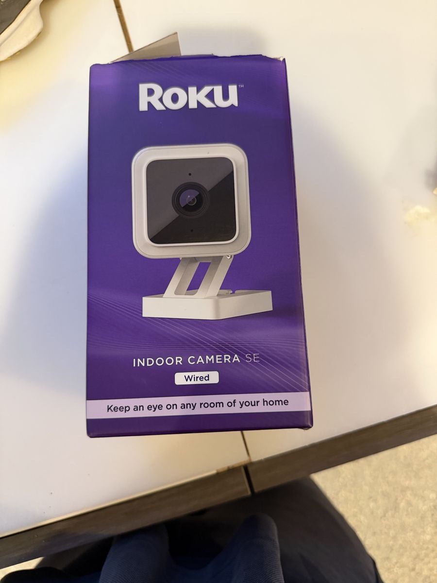 Roku Indoor Camera SE Wired Smart Home Security Camera