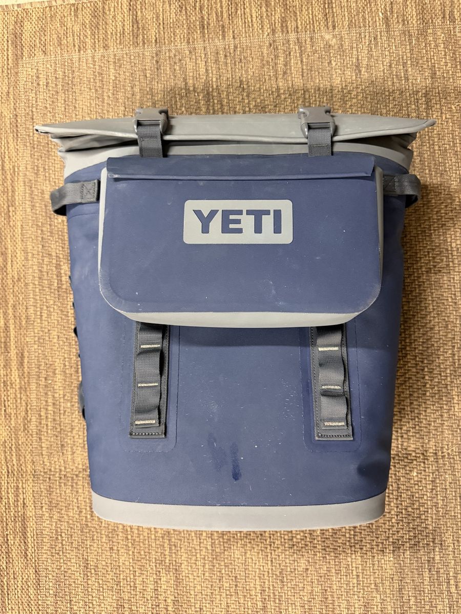 YETI Hopper BackFlip 24 Soft Cooler Backpack - Navy Blue & Gray Insulated Backpack