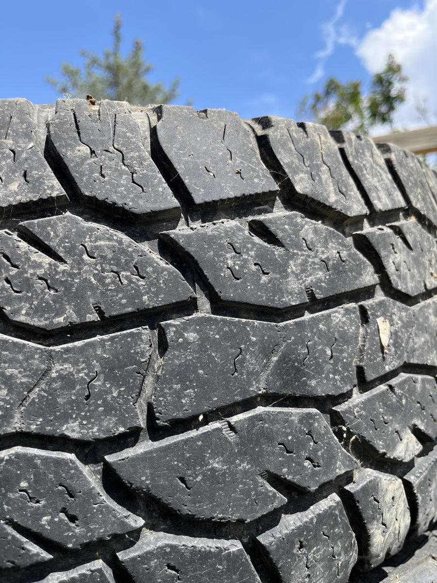 285/75/16 cooper discoverer A/T3
