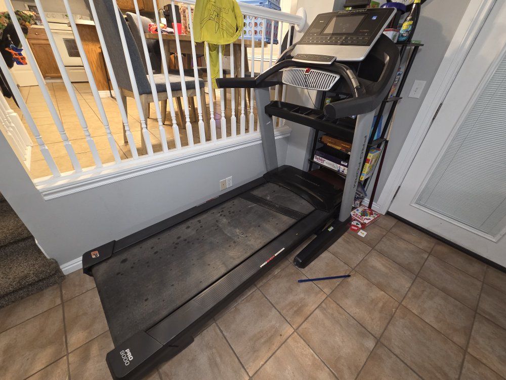 ProForm Pro 9000 Treadmill with Touchscreen and iFit