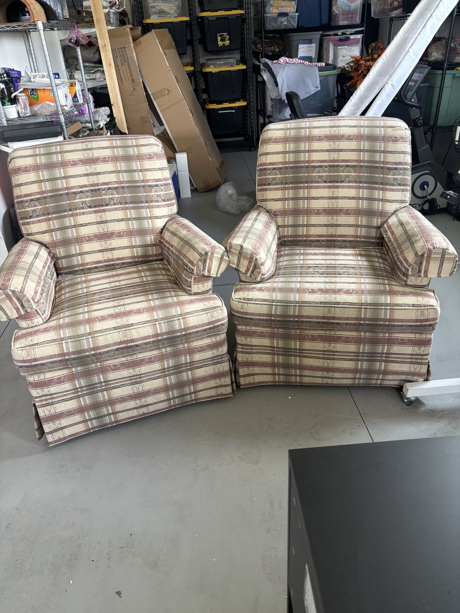 Lazy boy arm chairs