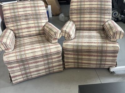 Lazy boy arm chairs