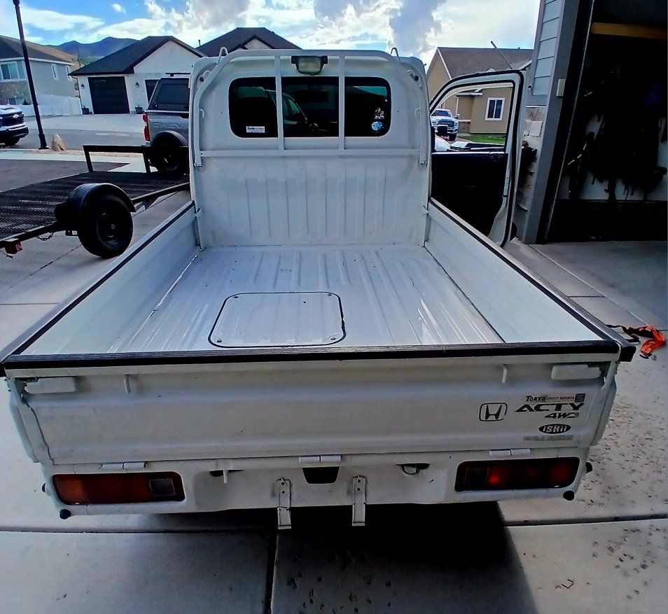 Main image 3