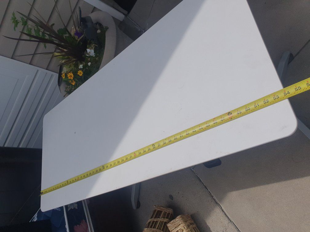 standing desk (changeable height)