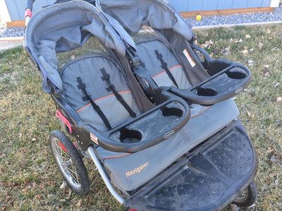 Double jogging baby stroller: baby trend navigator