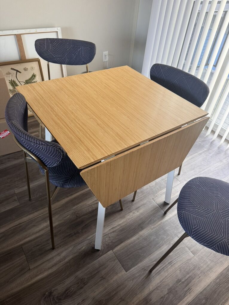 Modern Expandable Table - Excellent Condition