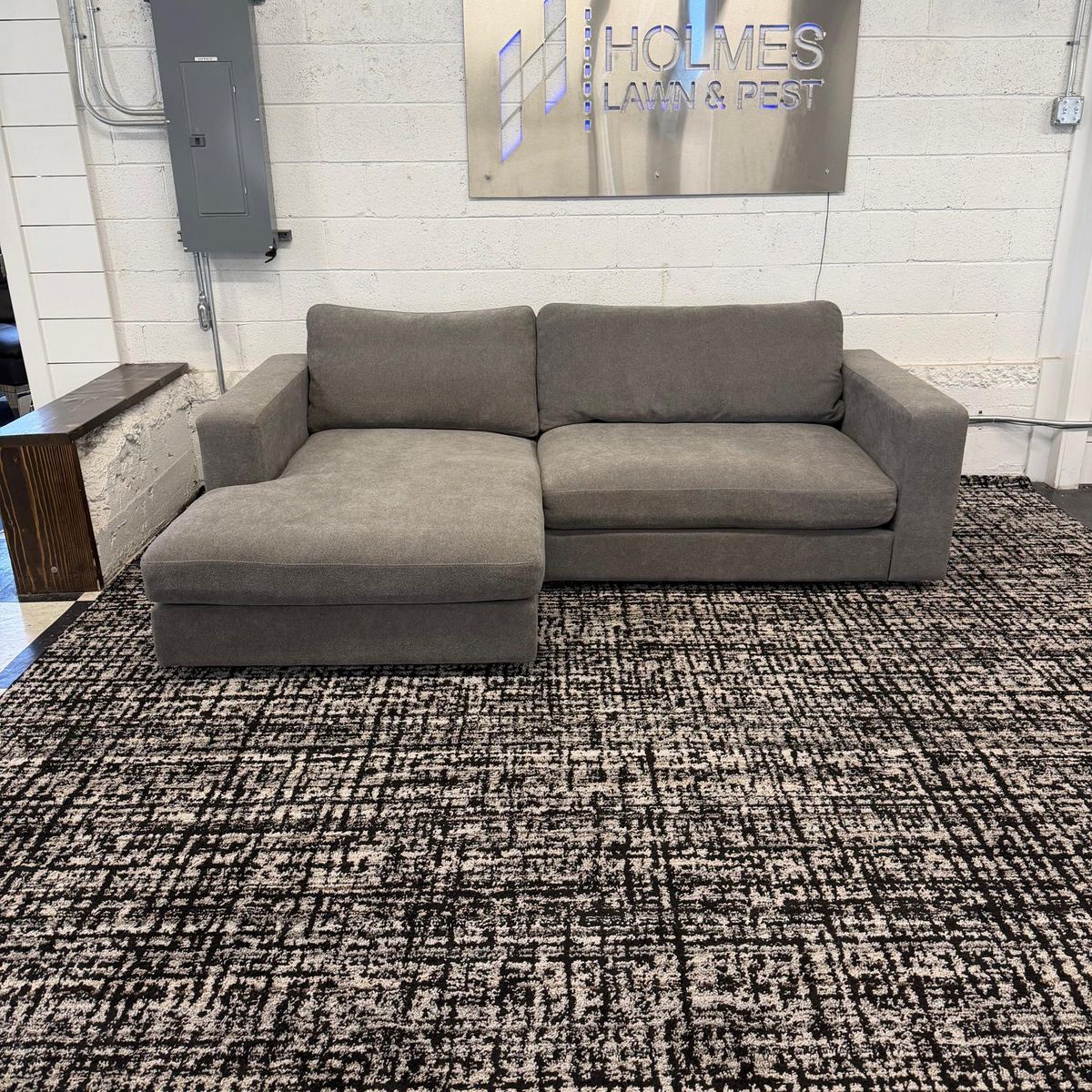 Main image 3