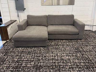 LIKE NEW!! COSTCO HENREDON ESSEX HILL SOFA CHAISE!!