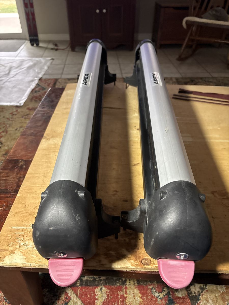 Apex Ski Rack