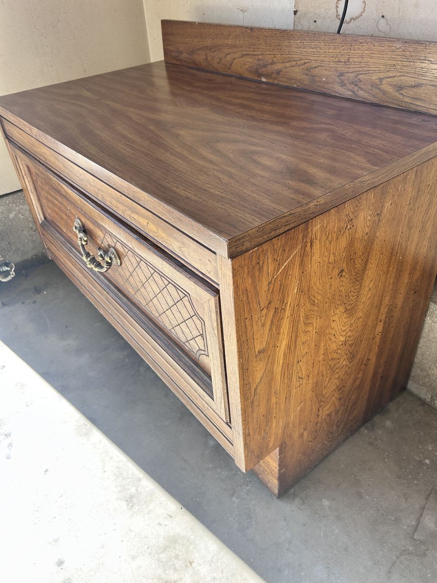 American of Martinsville Mid-Century Modern Wood Nightstand/Side, Entry Table with Single Drawer