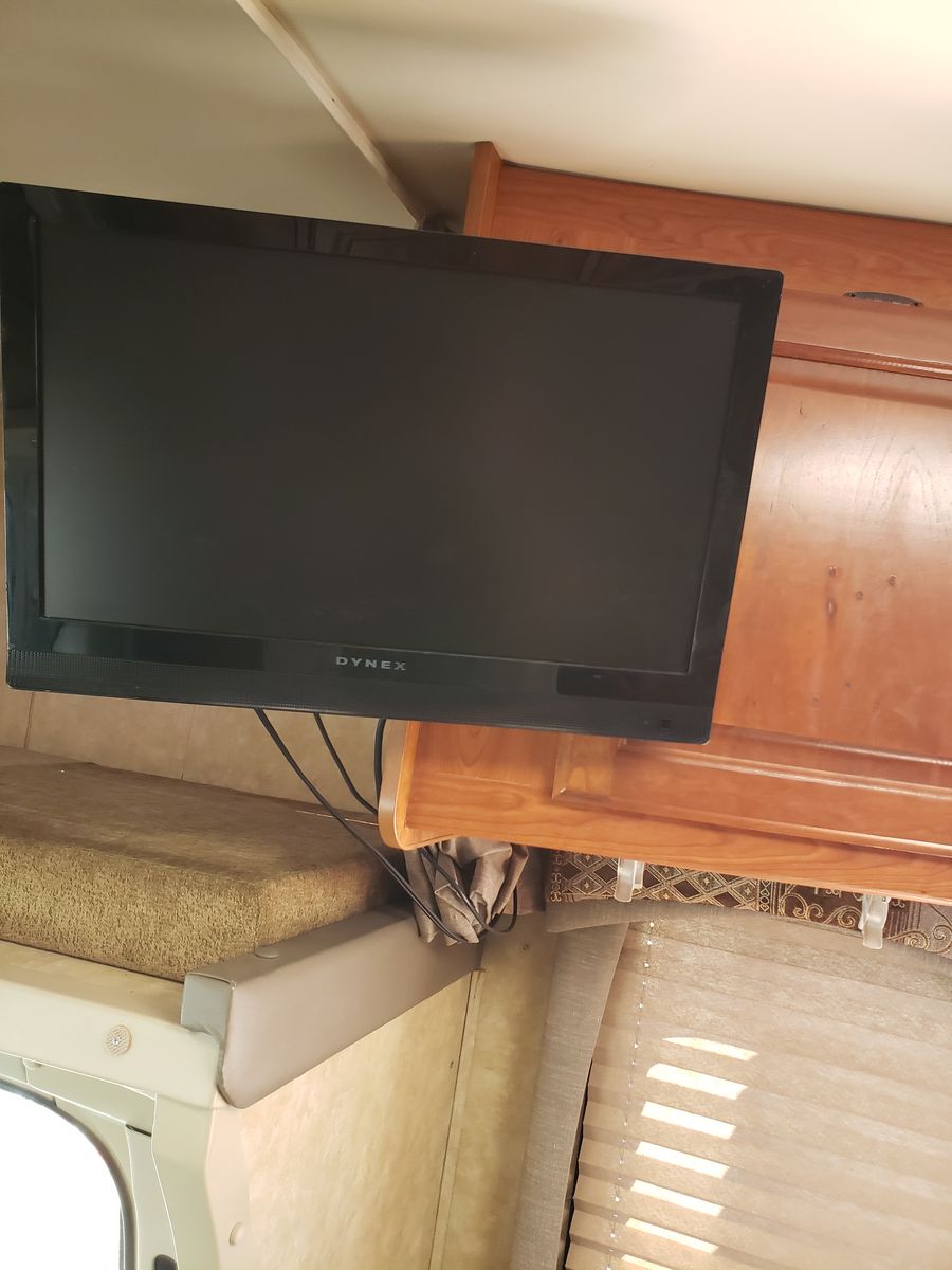Main image 6