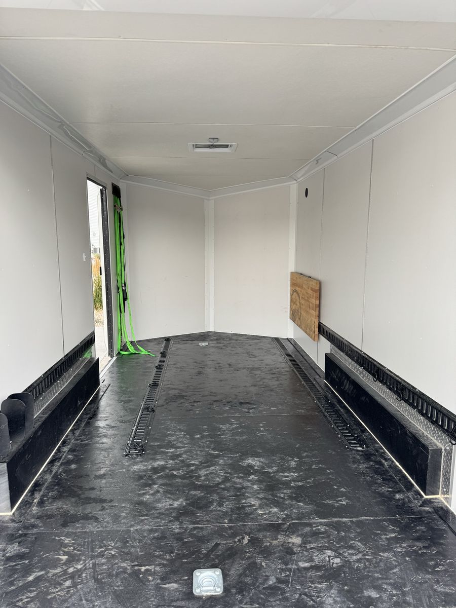Main image 7