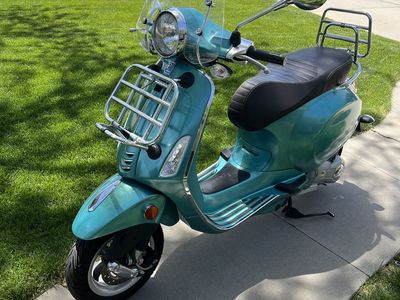150 VESPA Touring Scooter