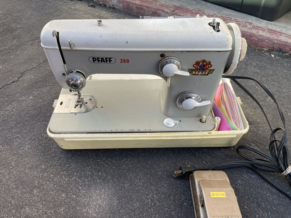 Vintage Pfaff 260