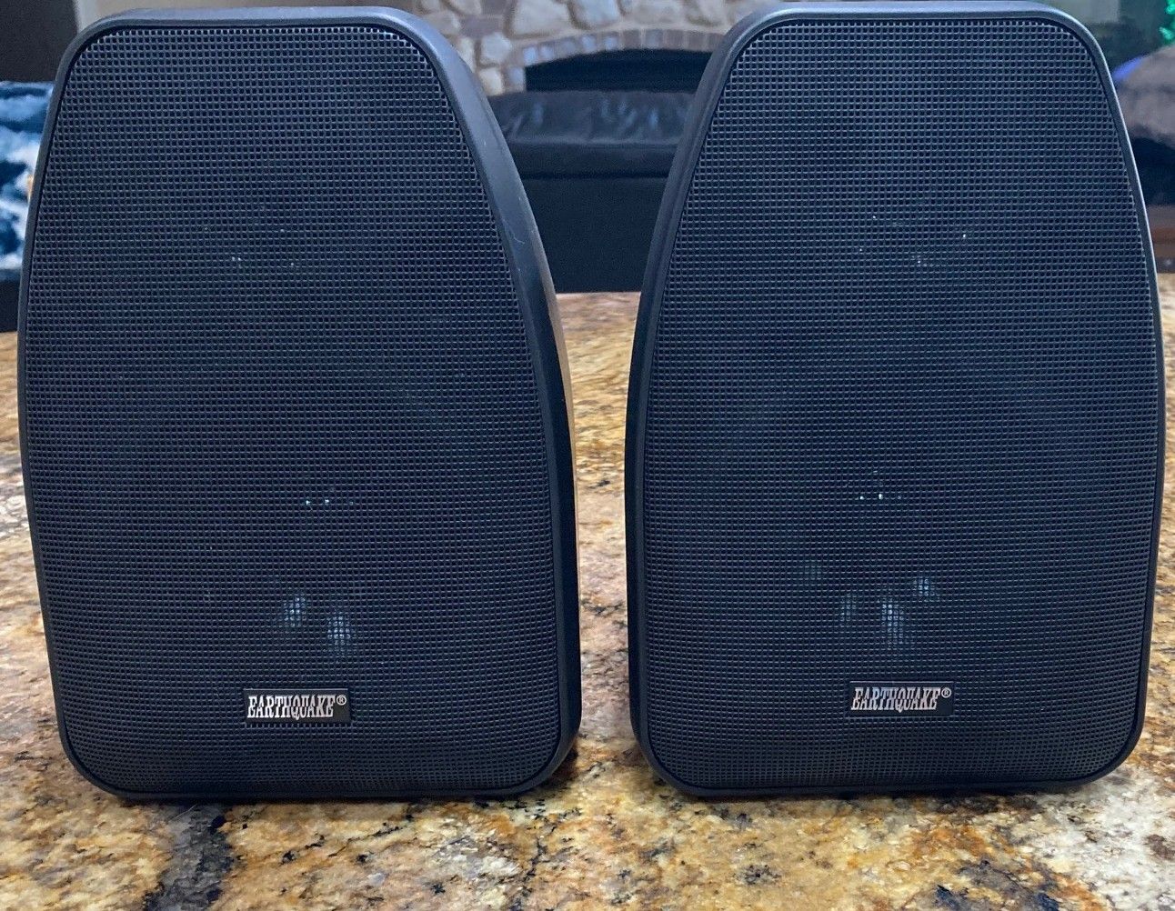 EARTHQUAKE Sound Speakers
