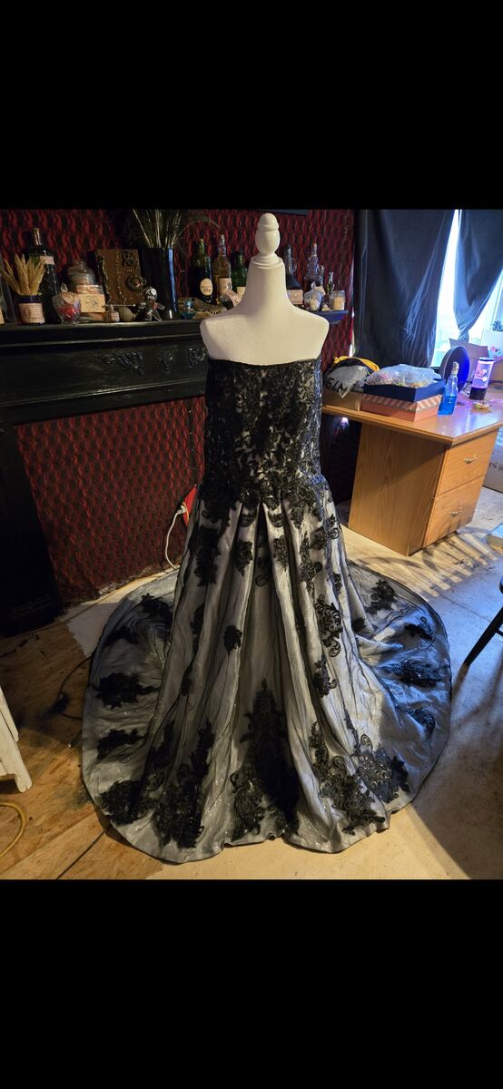 Wedding dress size 18, $450 obo