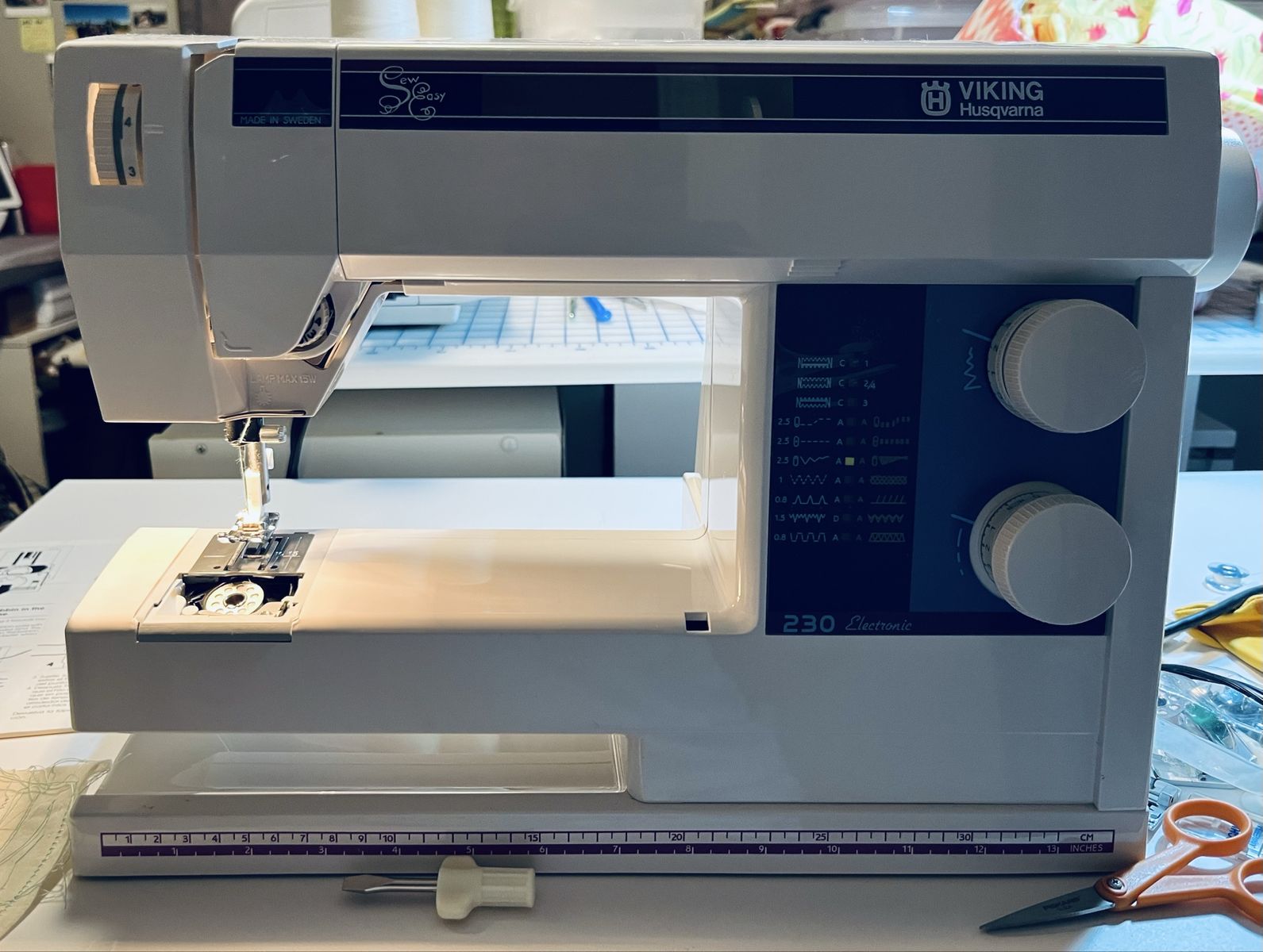 Husqvarna Viking Scandinavia 230 Electronic Sewing Machine - Made in Sweden