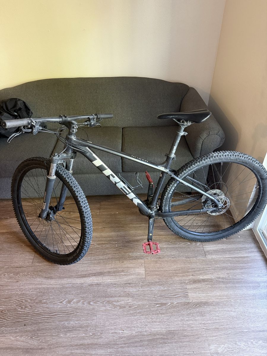 Trek Marlin Mountain Bike Hardtail Gray Medium/Large Frame