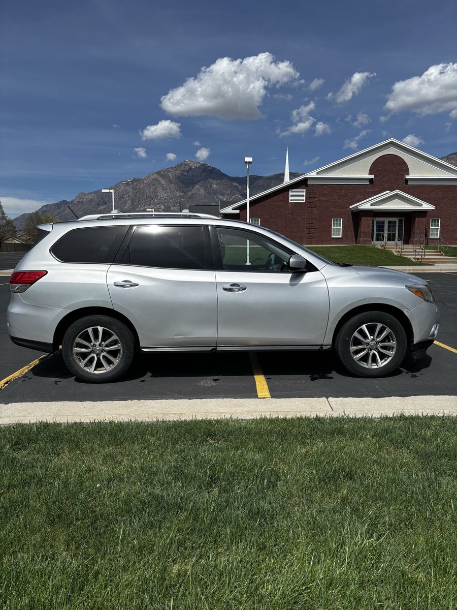 2014 NISSAN PATHFINDER SV
